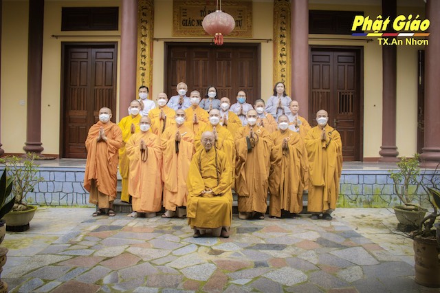 Thị xã An Nhơn: Ban Thường trực BTS Phật giáo thị xã đảnh lễ chư tôn Giáo phẩm chứng minh
