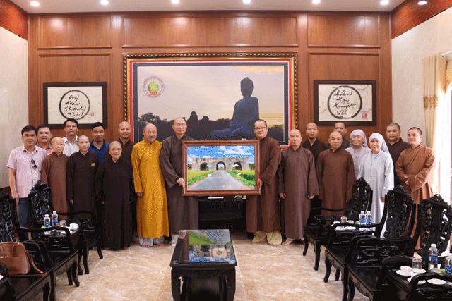 Tân Ban Trị sự Phật giáo tỉnh Thanh Hóa thăm Trường TCPH Bình Định